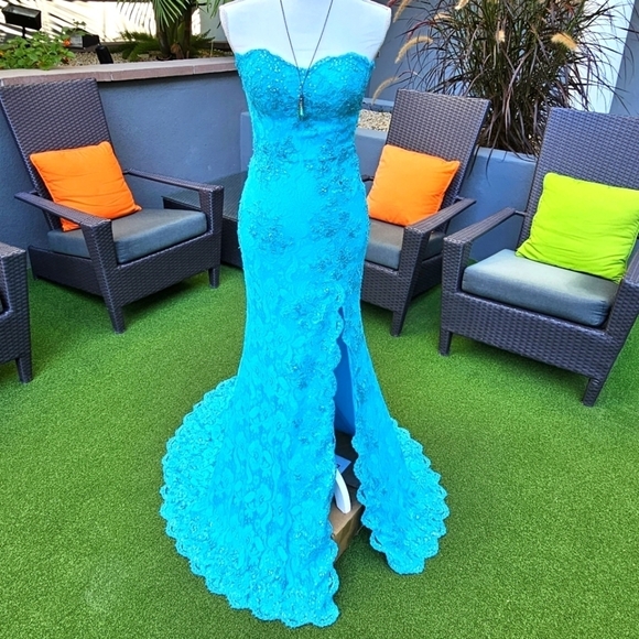 Mari Lee Strapless Lace Gown ✦ Ocean Blue Crystal Beaded Floor‑Length Prom Dress - Picture 15 of 17